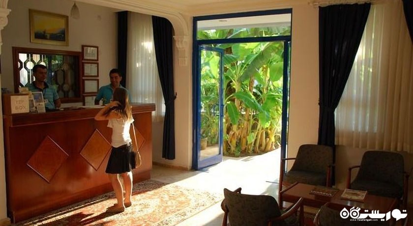 میز پذیرش هتل لونای 